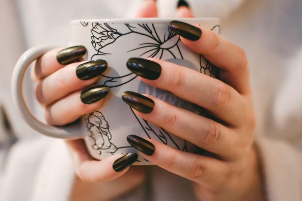 Tendances ongles 2025 : idées de manucure et nail art à adopter dès maintenant