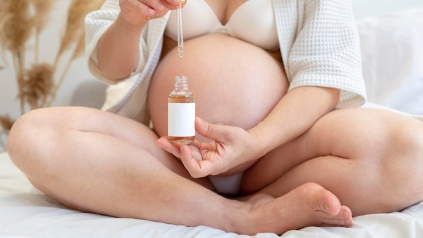 Prévenir les vergetures pendant la grossesse : miser sur les huiles naturelles !